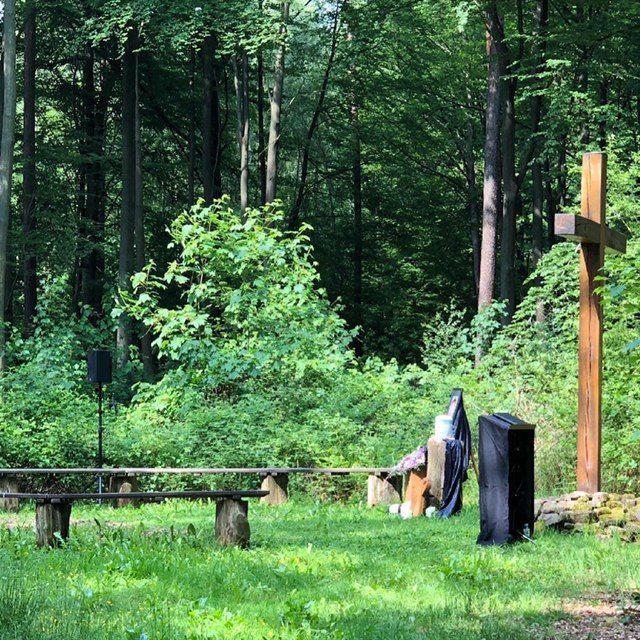 Trauerredner Matthias Köhler im Schlitzerländer Waldfriedhof